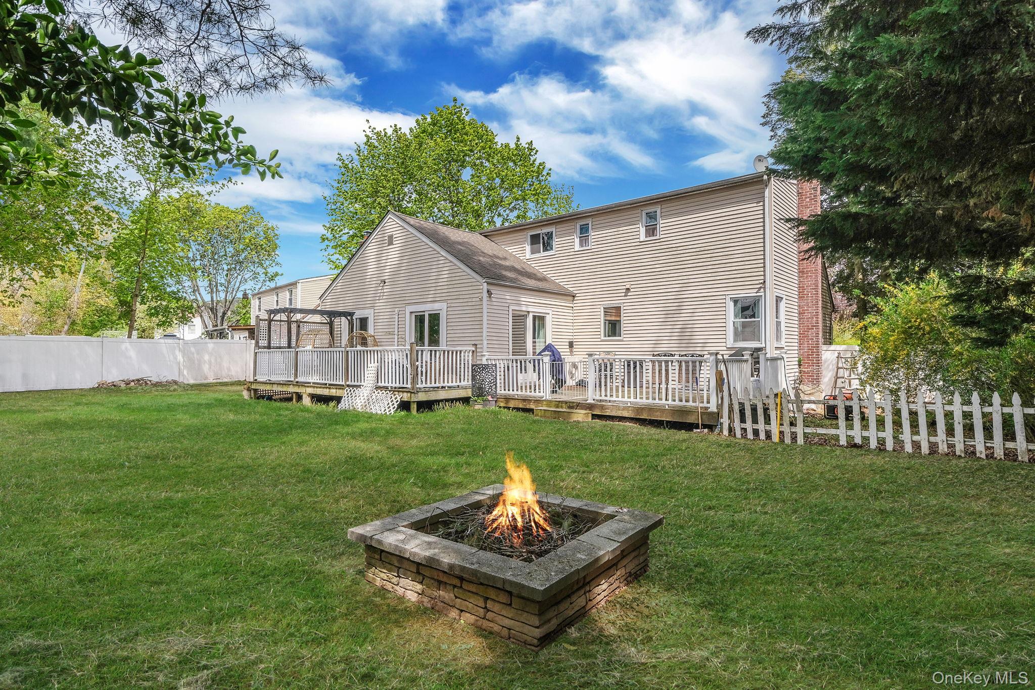 118 Foster Road Ronkonkoma, NY 11779 - Photo 27 of 32