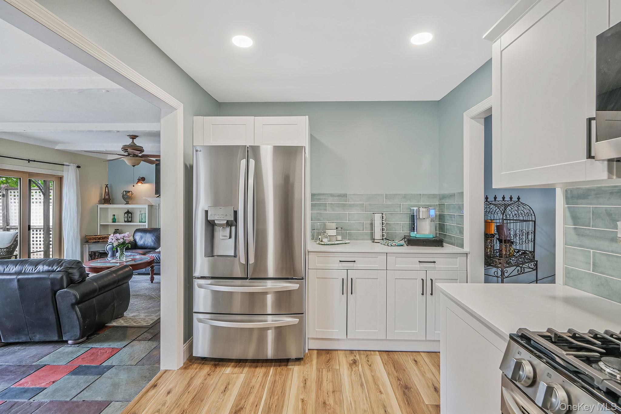 118 Foster Road Ronkonkoma, NY 11779 - Photo 7 of 32