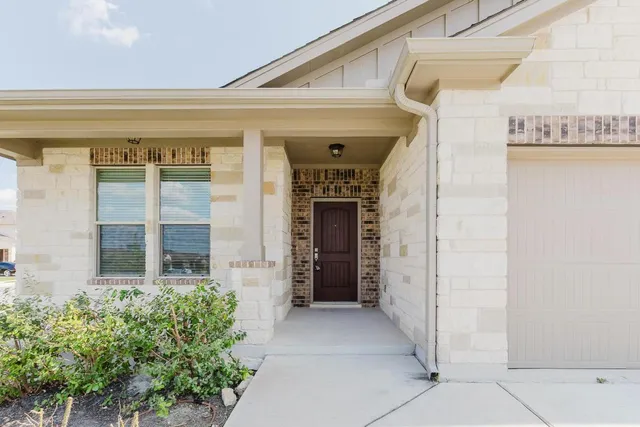 a view of a entryway of the house
