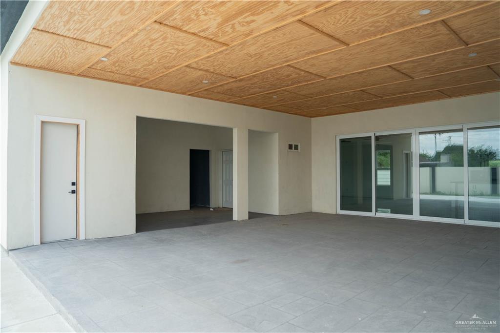 106 West Eldora Road San Juan, TX 78589 - Photo 26 of 29 a view of empty room with window