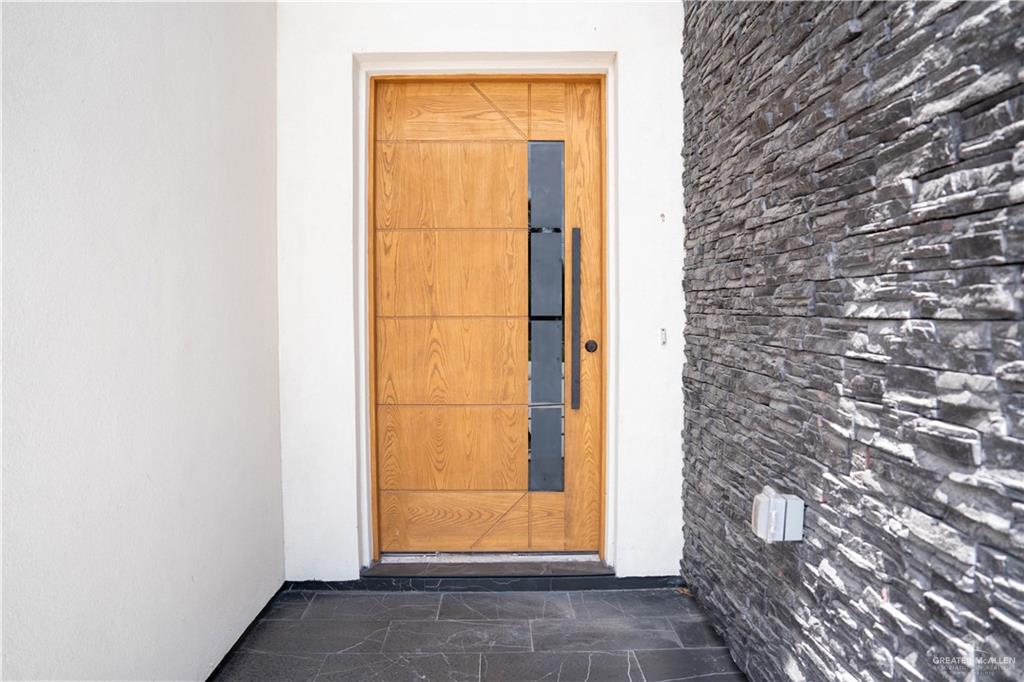 106 West Eldora Road San Juan, TX 78589 - Photo 3 of 29 a view of door