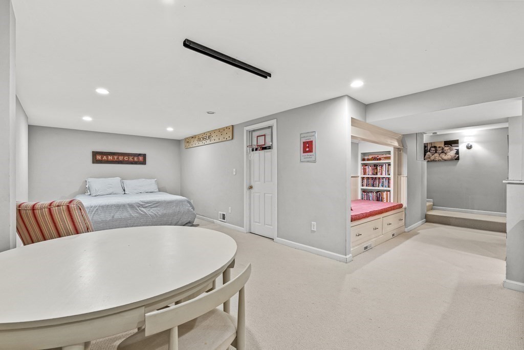 104 Westgate Wellesley, MA 02481 - Photo 24 of 31 a living room with furniture and a ceiling fan