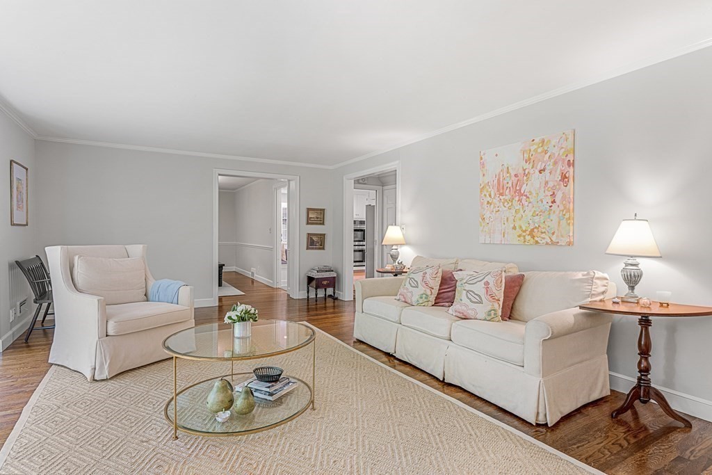 104 Westgate Wellesley, MA 02481 - Photo 8 of 31 a living room with furniture