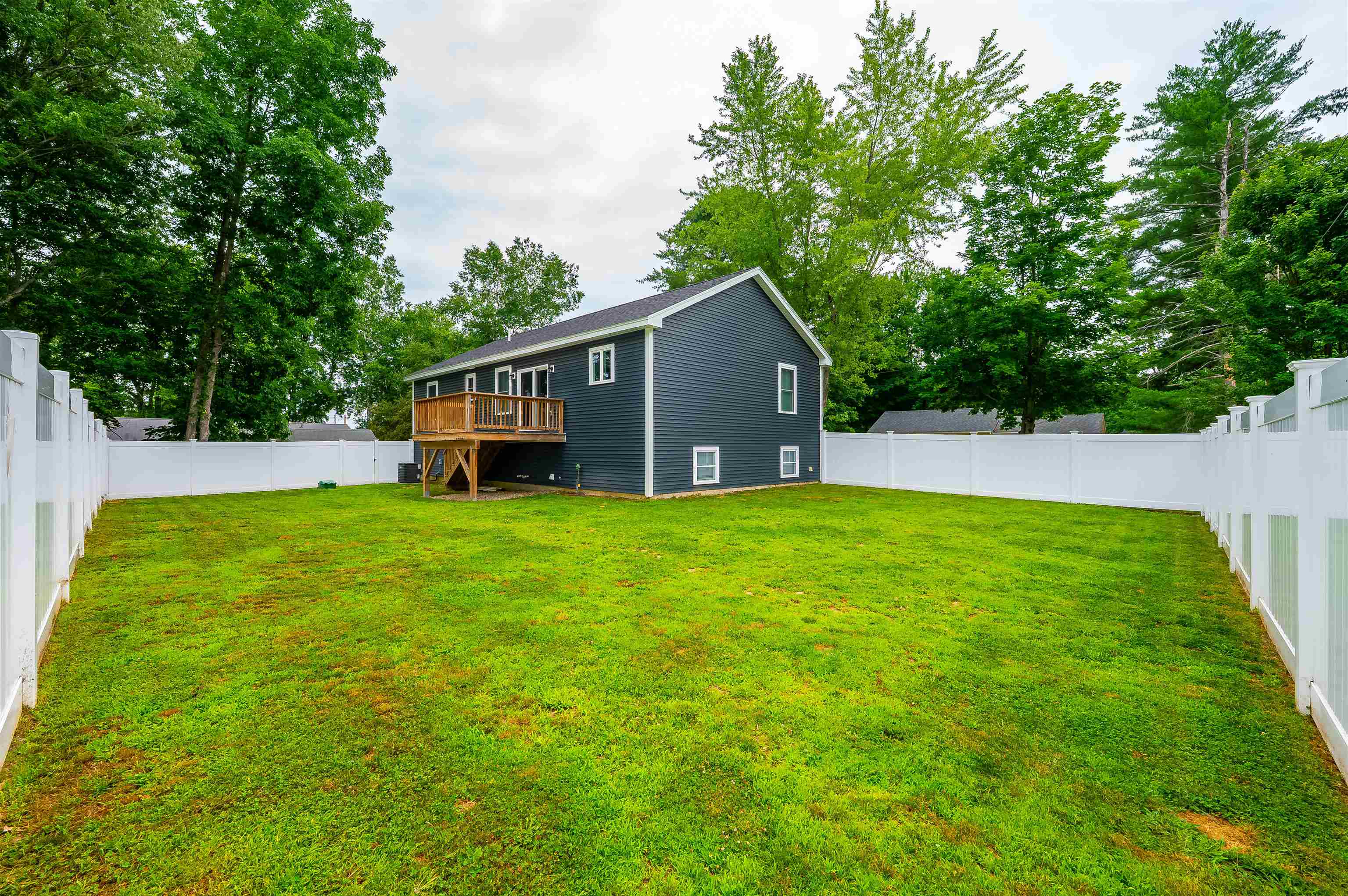 9 Lawn Avenue Rochester, NH 03867 - Photo 36 of 39