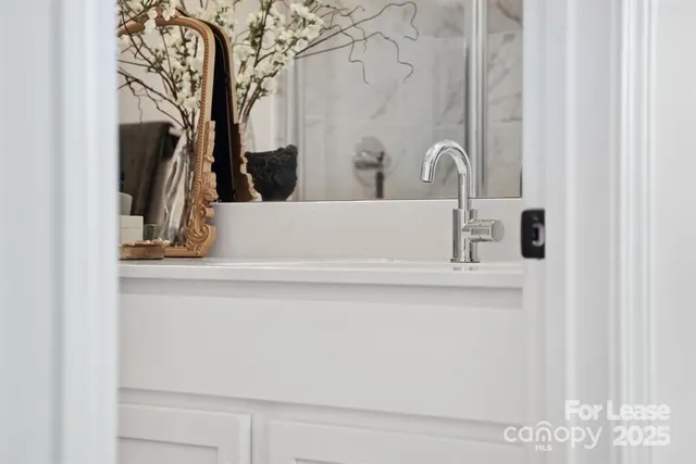 a close view of sink