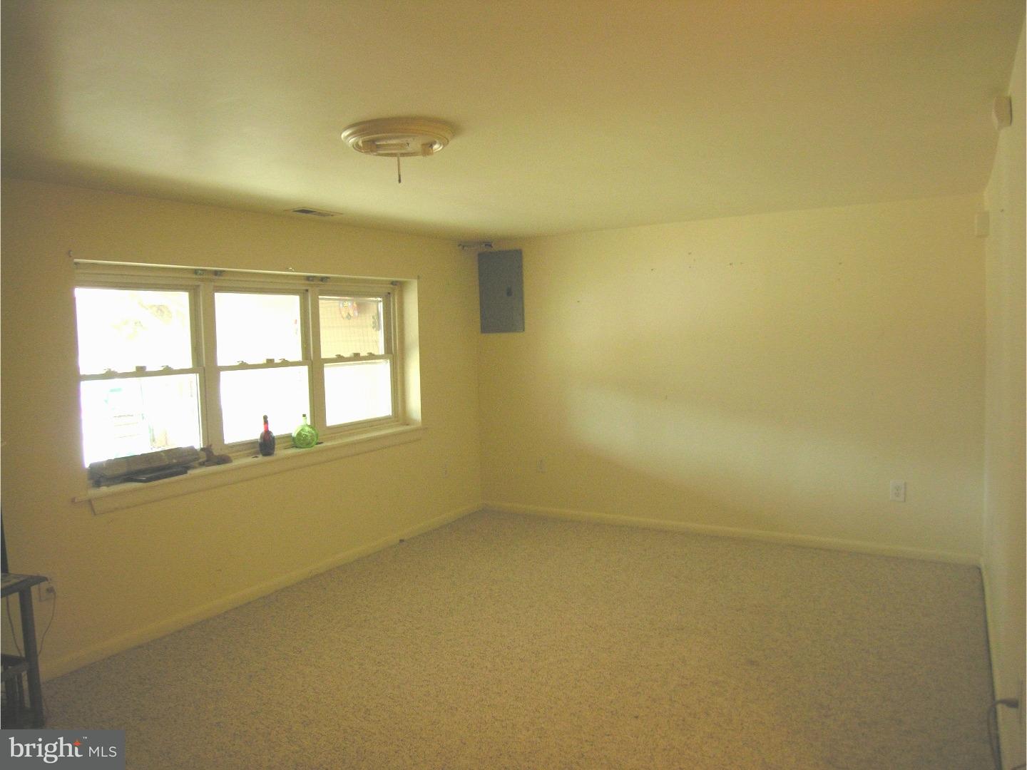 3456 Vinton Road Philadelphia, PA 19154 - Photo 11 of 14 Family Room