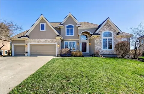 $717,777 | 9625 Cailler Drive, Lenexa, KS 66220