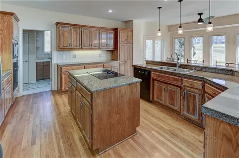 $717,777 | 9625 Cailler Drive, Lenexa, KS 66220