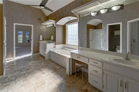 $717,777 | 9625 Cailler Drive, Lenexa, KS 66220