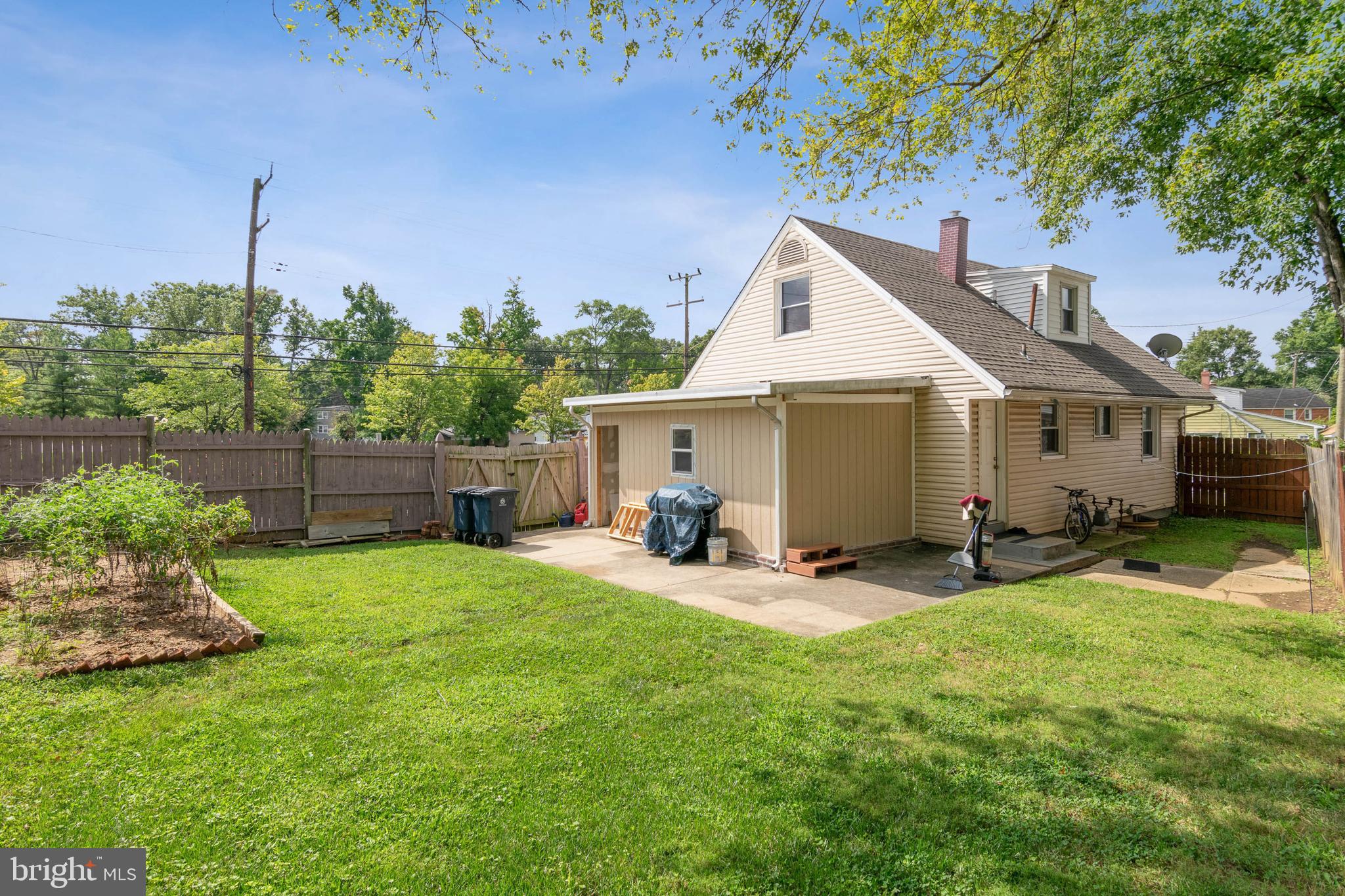 7204 Annapolis Road Hyattsville, MD 20784 - Photo 9 of 11 Private fenced rear yard