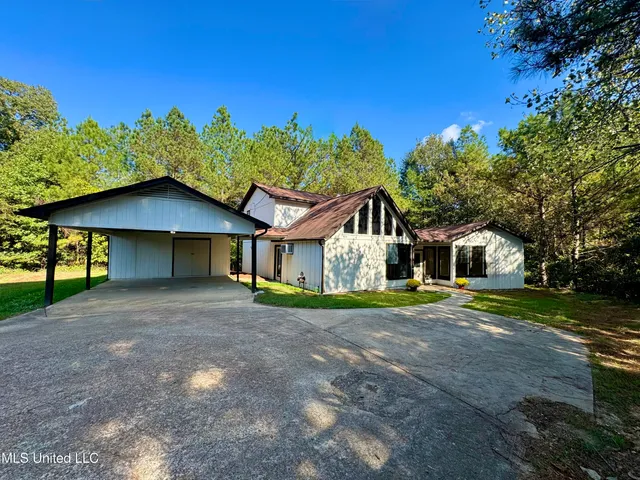 $179,000 | 105 Canton Drive, Yazoo City, MS 39194