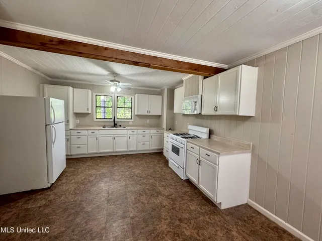 $179,000 | 105 Canton Drive, Yazoo City, MS 39194