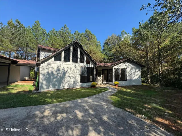 $179,000 | 105 Canton Drive, Yazoo City, MS 39194