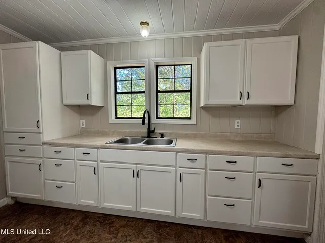 $179,000 | 105 Canton Drive, Yazoo City, MS 39194