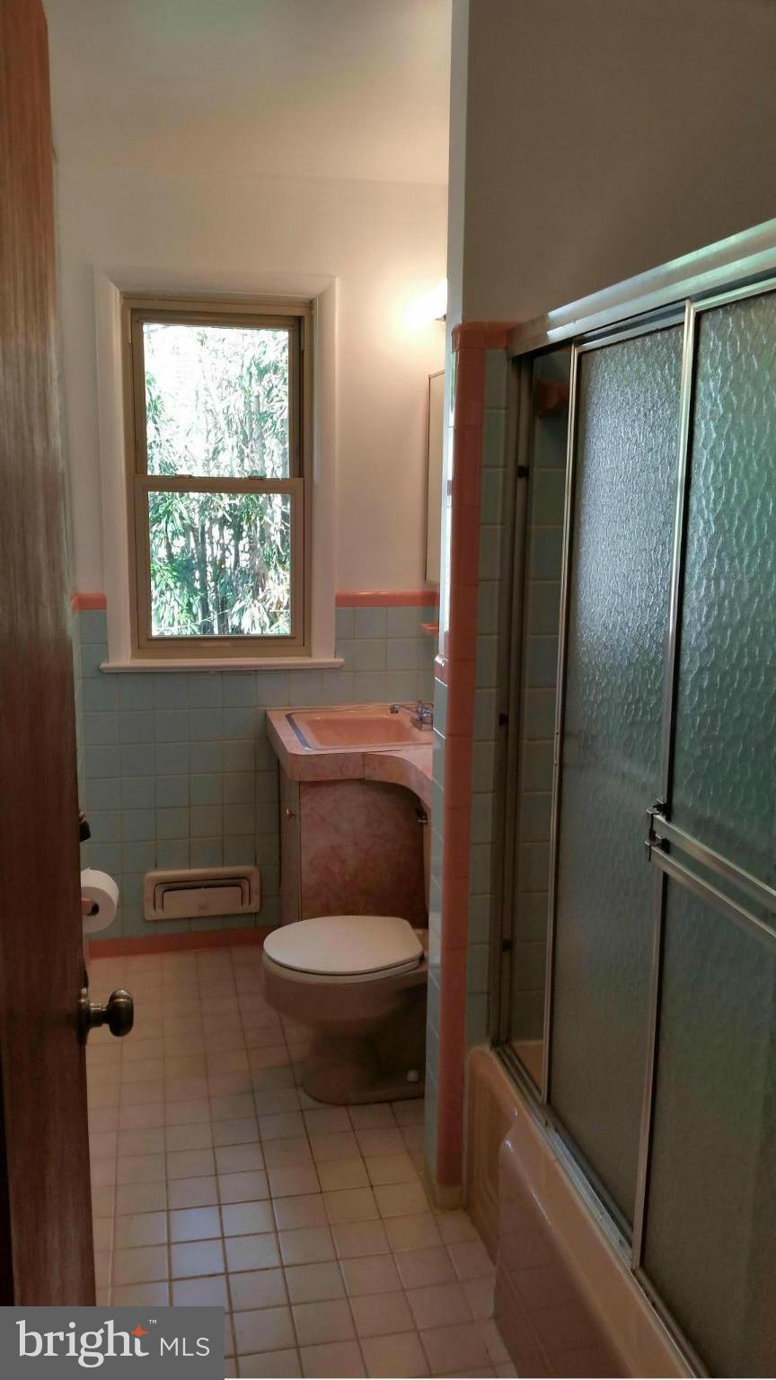 402 Neale Avenue Silver Spring, MD 20901 - Photo 12 of 25 Bath