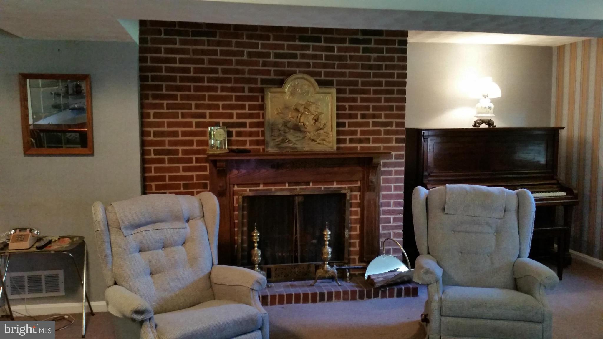 402 Neale Avenue Silver Spring, MD 20901 - Photo 16 of 25 Family Room