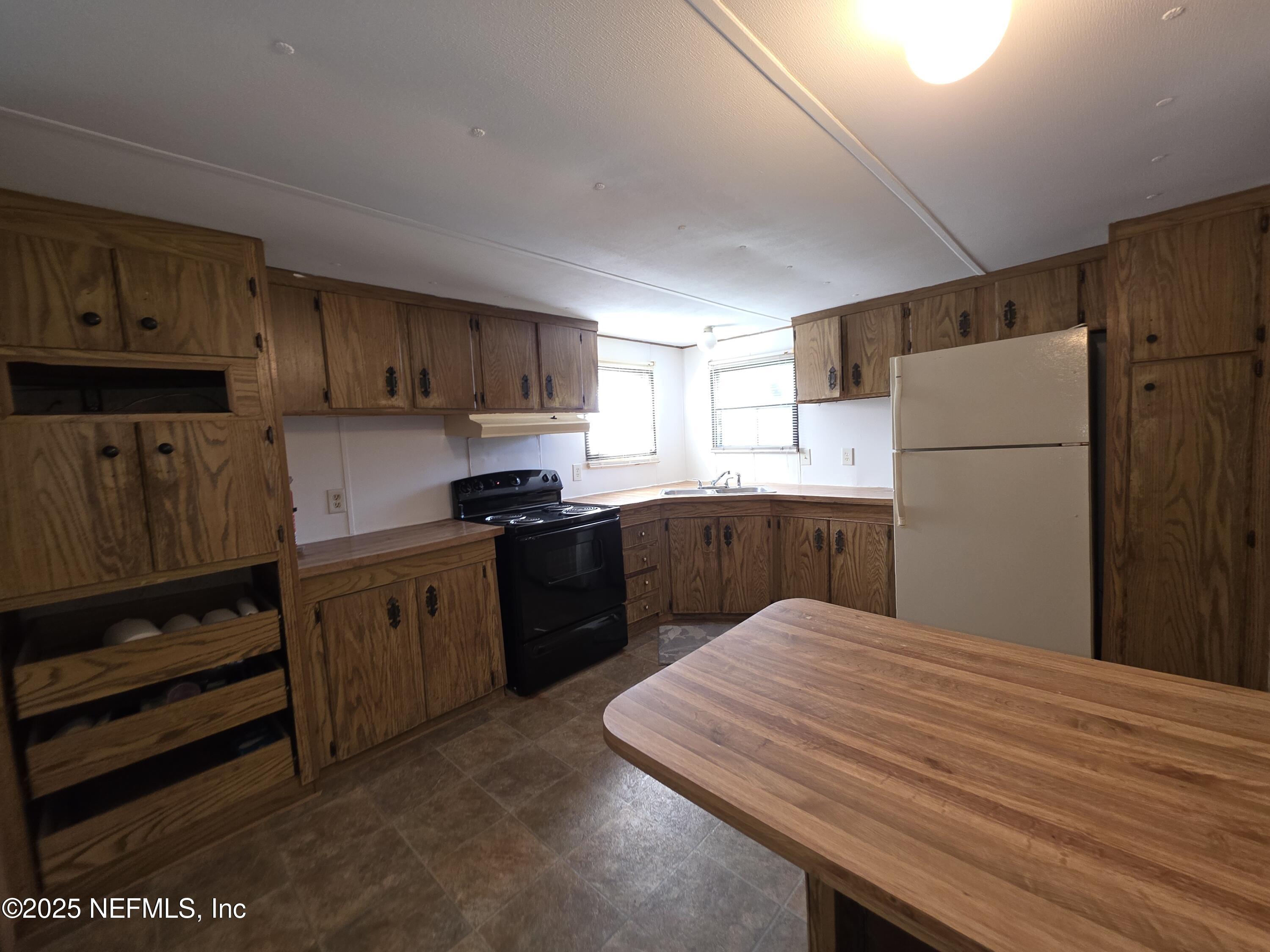 7452 129th Road Live Oak, FL 32060 - Photo 9 of 35 20251023_141258