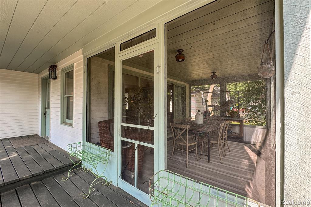 126 North Holcomb Road Clarkston, MI 48346 - Photo 9 of 49 Gallery Image 9