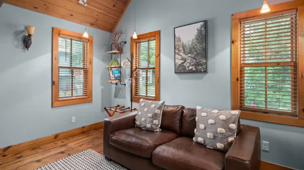 $1,595,000 | 4 Highland Avenue, Stowe, VT 05672