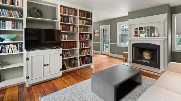$1,595,000 | 4 Highland Avenue, Stowe, VT 05672