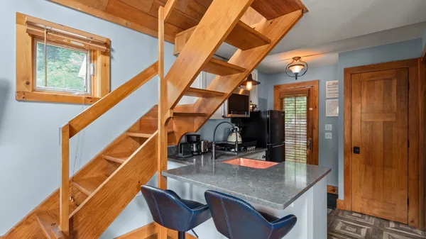 $1,595,000 | 4 Highland Avenue, Stowe, VT 05672