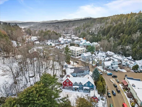 $1,595,000 | 4 Highland Avenue, Stowe, VT 05672