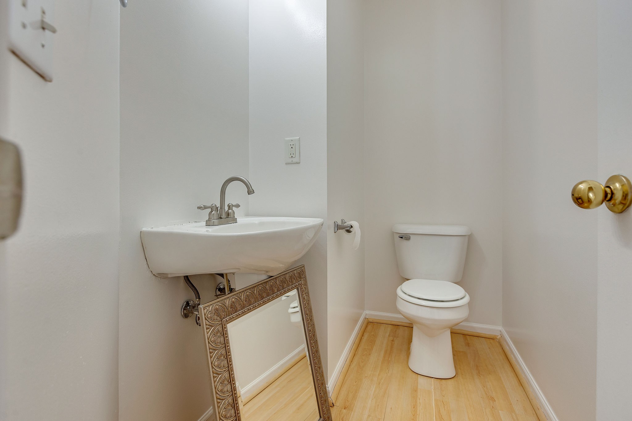 401 Compton Lane Franklin, TN 37069 - Photo 10 of 19 a bathroom with a sink toilet and a mirror
