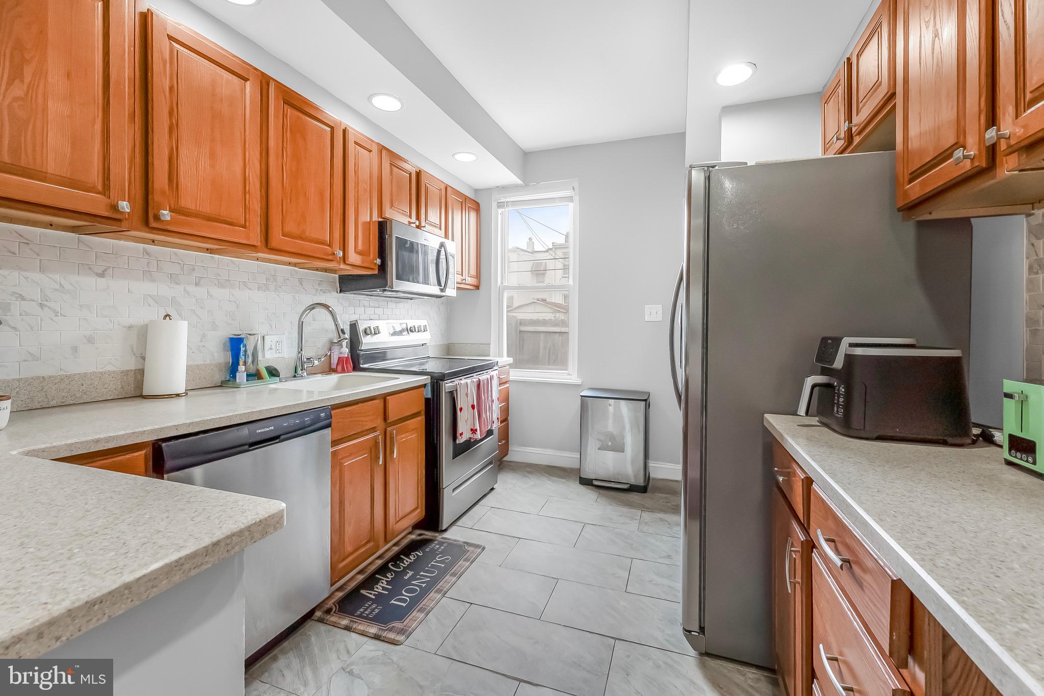 2831 Lake Avenue Baltimore, MD 21213 - Photo 9 of 25