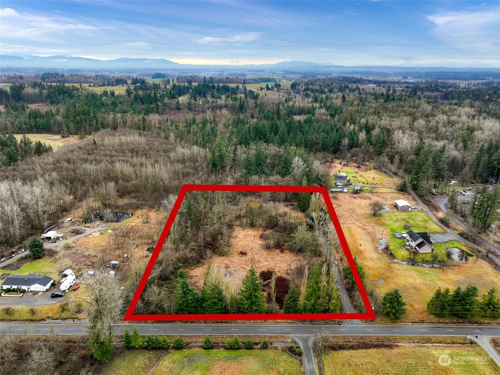 1837 H Street Road Blaine, WA 98230 - Photo 7 of 20 a view of a outdoor space