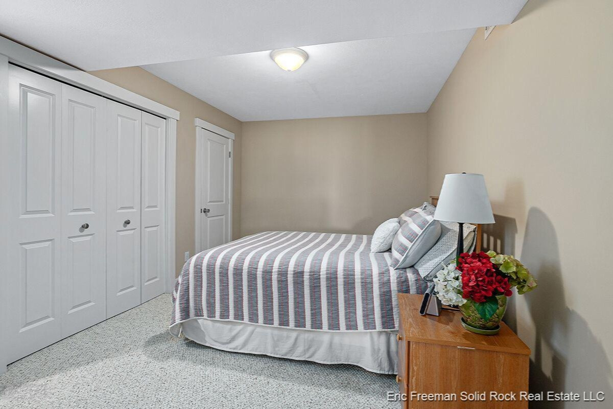 2662 Fillmore Street Jenison, MI 49428 - Photo 23 of 44 4QU-lUug