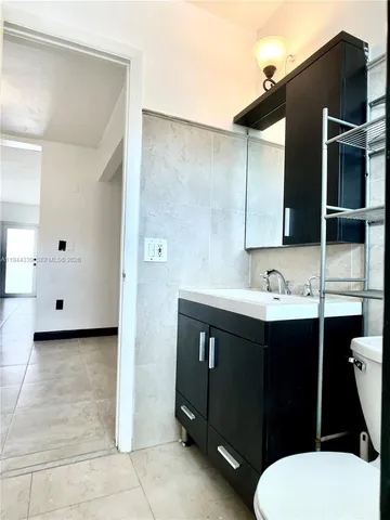 $1,800 | 626 Meridian Avenue, Unit 9, Miami Beach, FL 33139