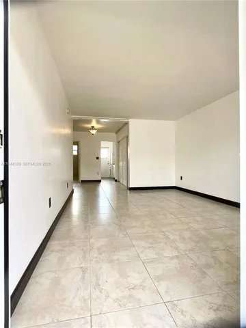 $1,800 | 626 Meridian Avenue, Unit 9, Miami Beach, FL 33139