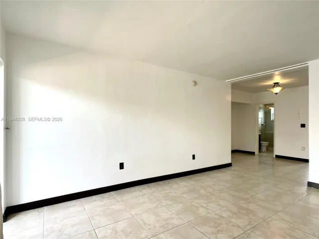 $1,800 | 626 Meridian Avenue, Unit 9, Miami Beach, FL 33139