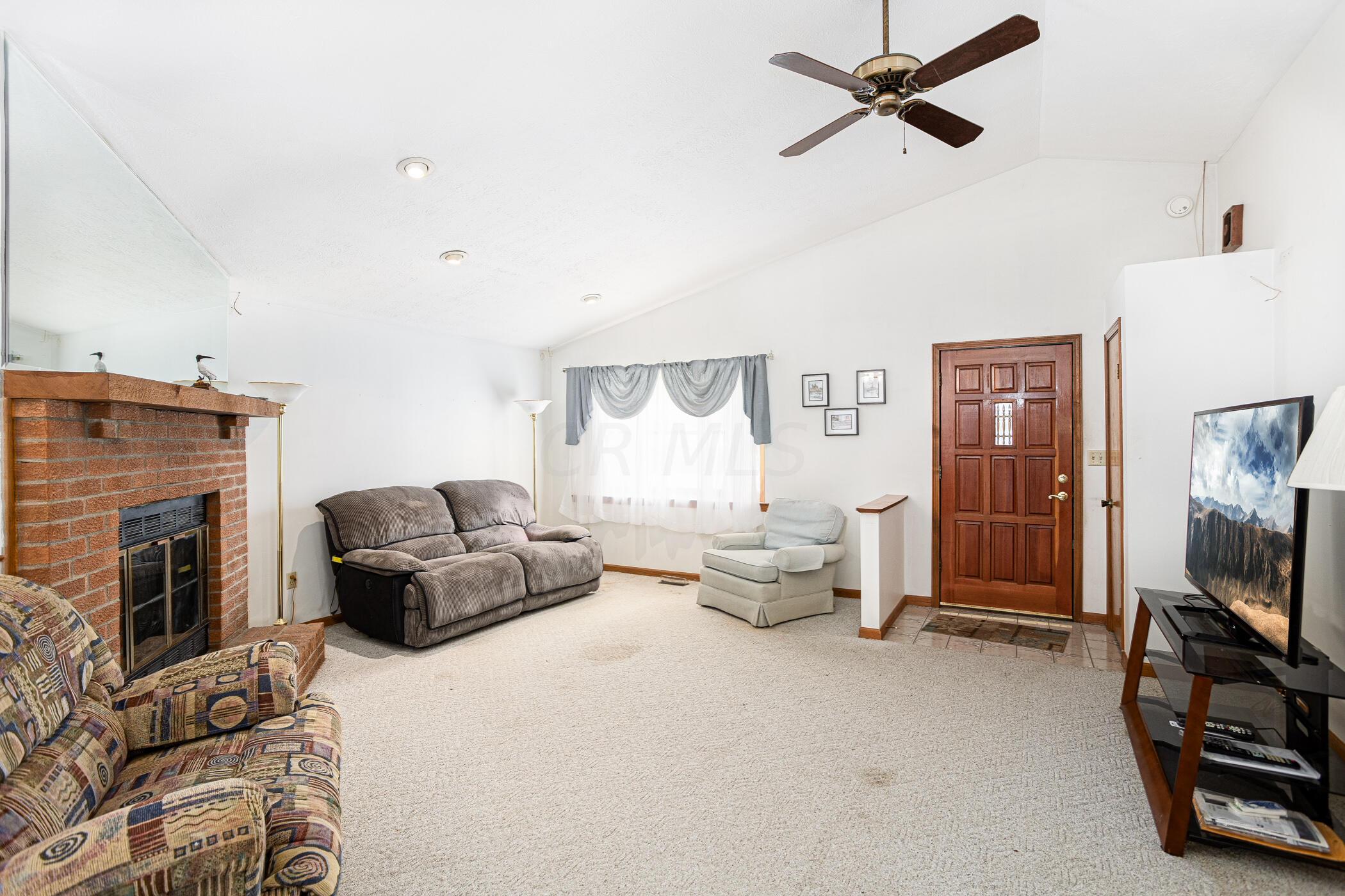4448 Charlotte Road Columbus, OH 43207 - Photo 5 of 24 4448 Charlotte drive obetz oh 43207 034