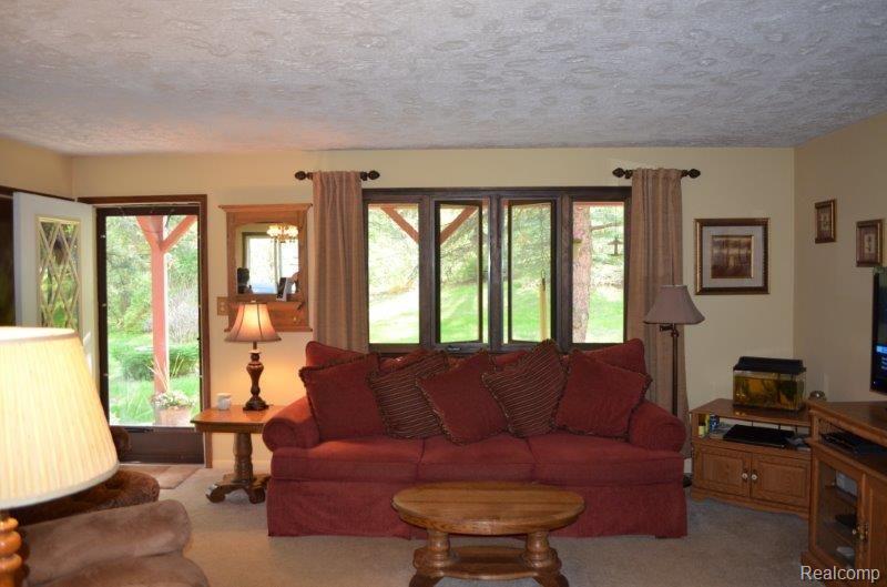4701 Richardson Road Howell, MI 48843 - Photo 5 of 40 Richardson 018.jpg