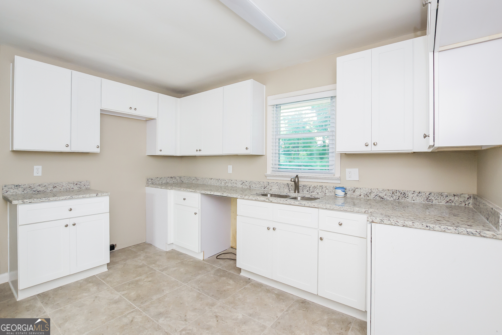 418 Smyrna Powder Springs Road Southwest Marietta, GA 30060 - Photo 5 of 15