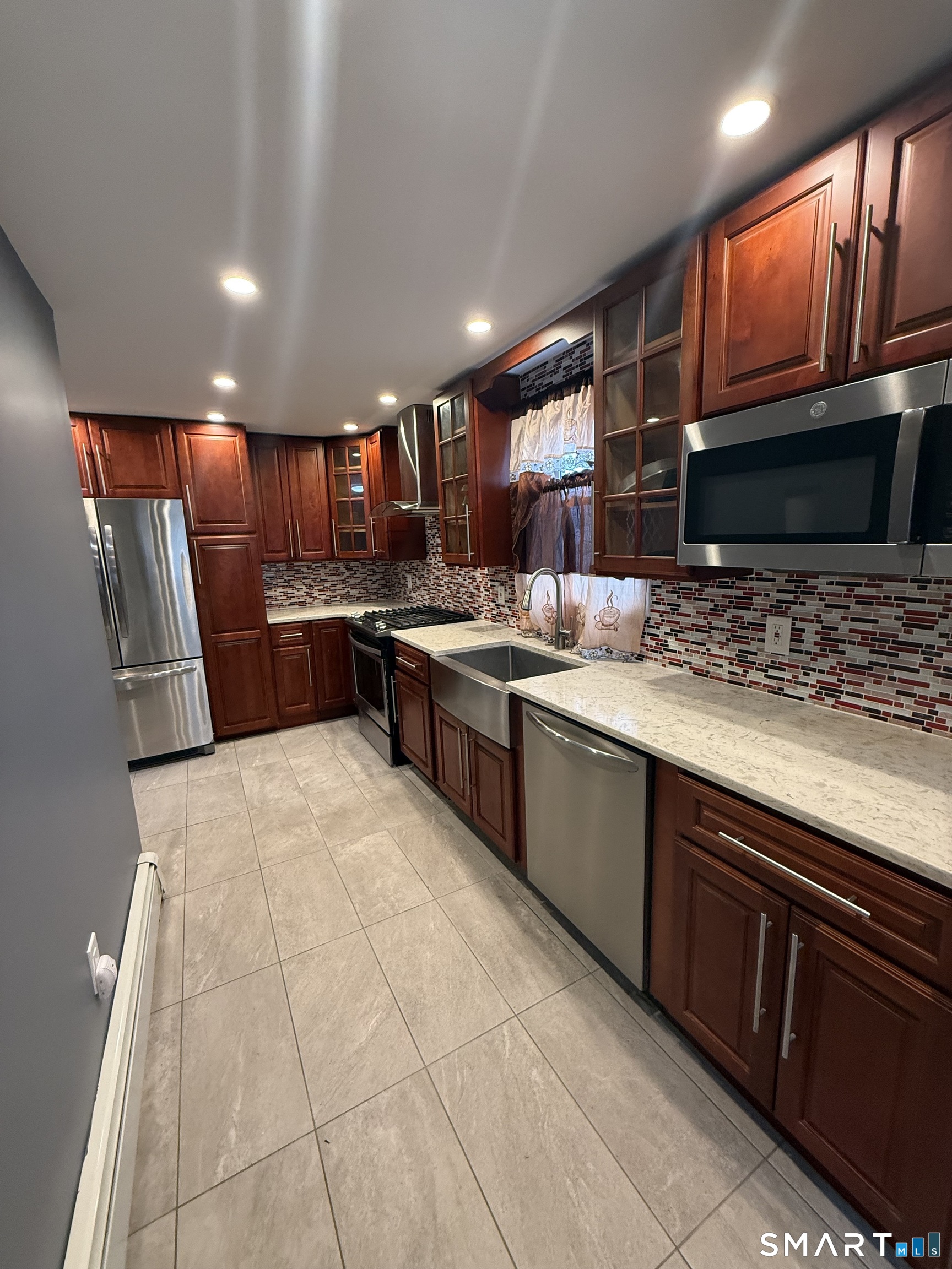 Undisclosed Address Stamford, CT 06902 - Photo 2 of 23