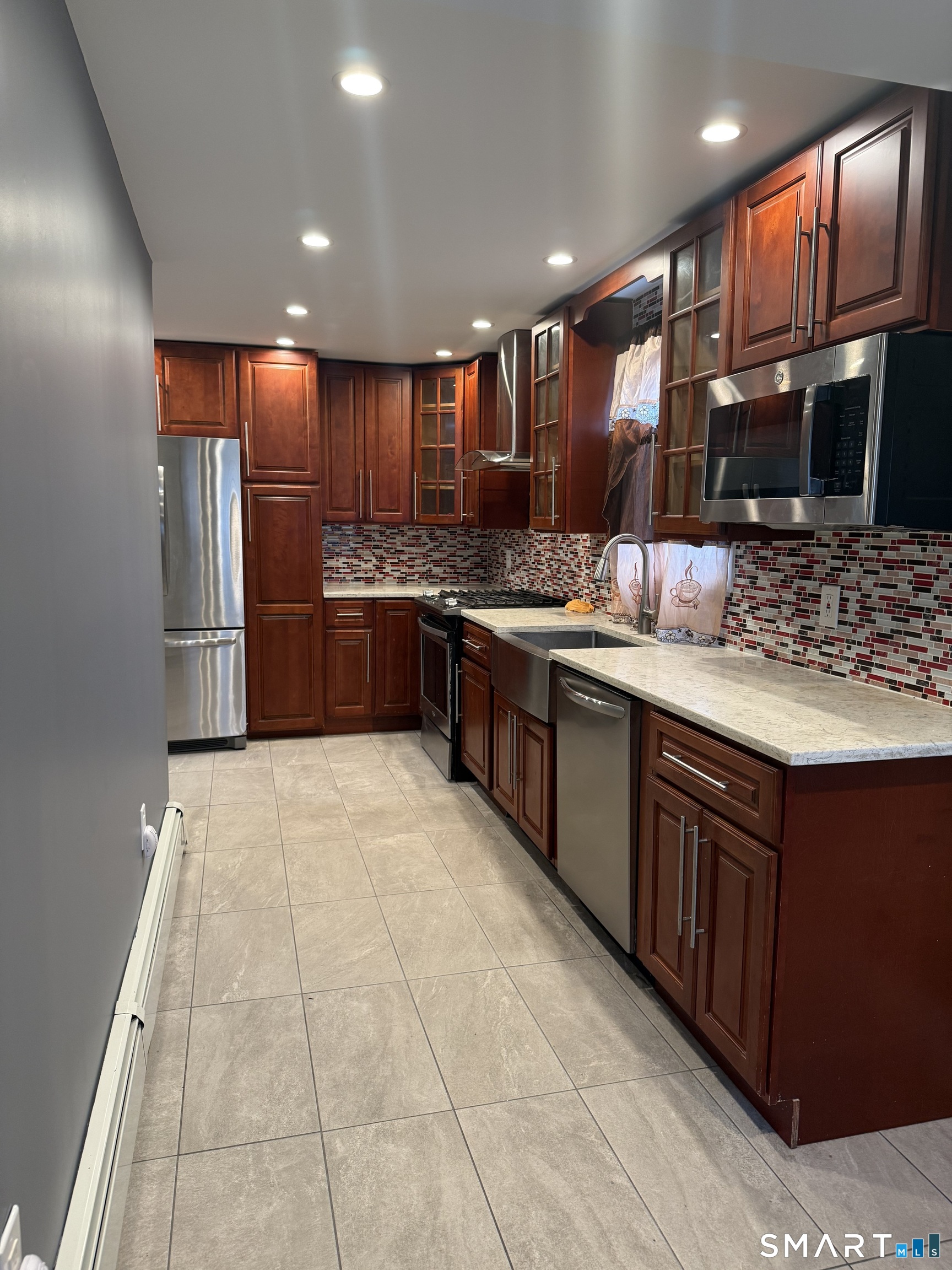Undisclosed Address Stamford, CT 06902 - Photo 4 of 23