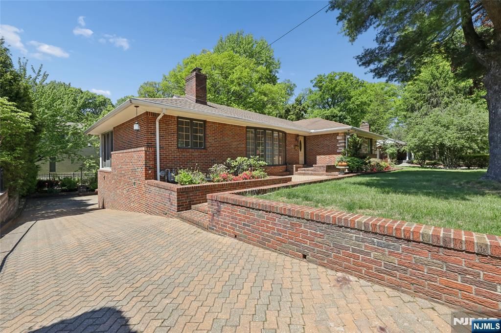 12 Beverly Road Englewood Cliffs, NJ 07632 - Photo 34 of 36