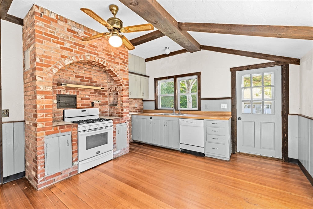 114 Hull Street Hingham, MA 02043 - Photo 2 of 27