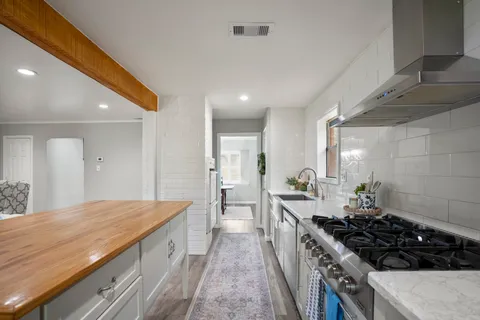 $284,999 | 5918 Par 4 Drive, Houston, TX 77088