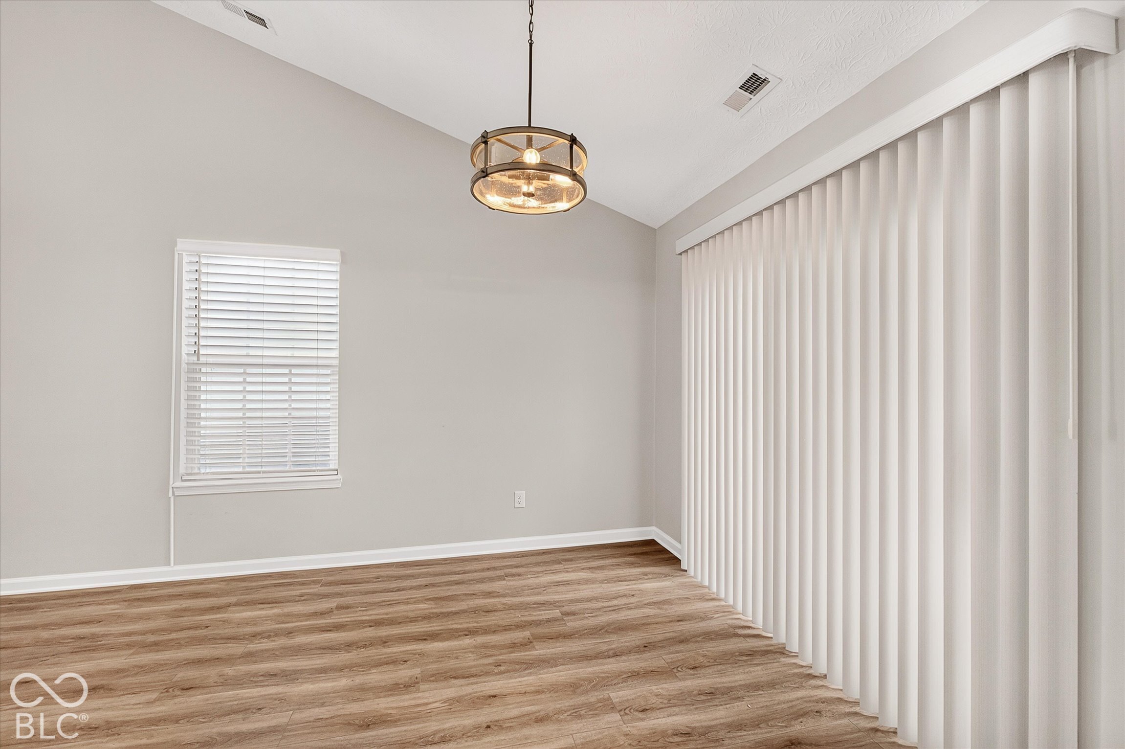 9741 Roxbury Drive Fishers, IN 46038 - Photo 10 of 27 Gallery Image 10