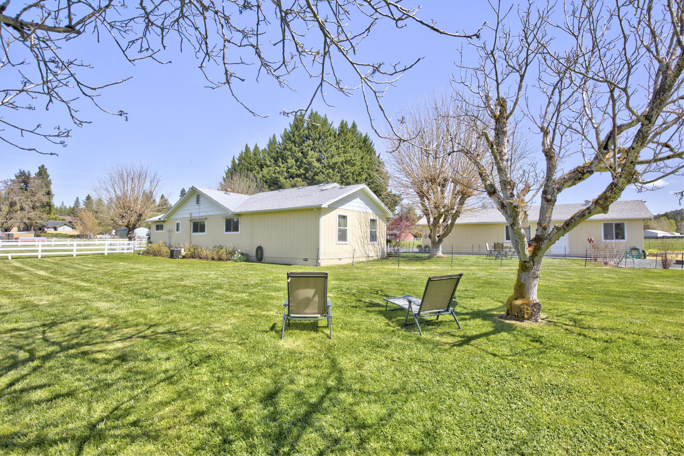 4035 Jerome Prairie Road Grants Pass, OR 97527 - Photo 4 of 32 0R1A5623_4_5_6_7