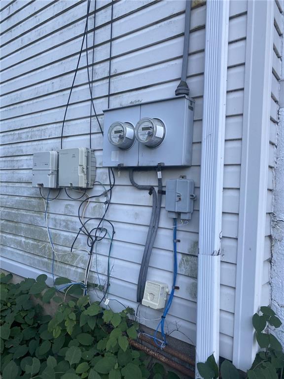 18 St John Street McKees Rocks, PA 15136 - Photo 8 of 20 a view of a wooden door