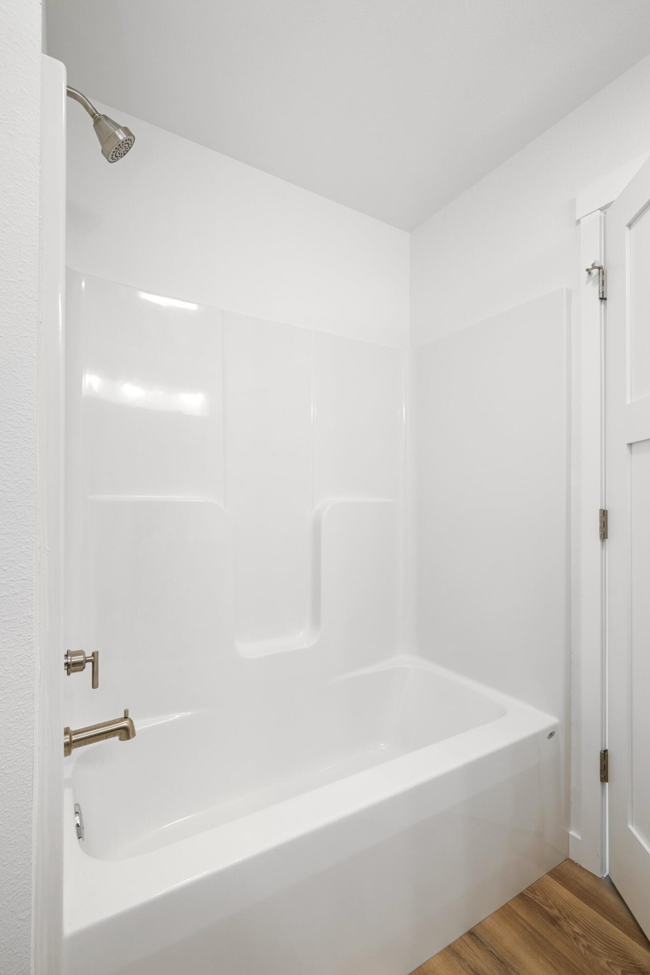 1200 Sween Drive, Unit 4 Holmen, WI 54636 - Photo 29 of 40 31 UPPER FULL BATH