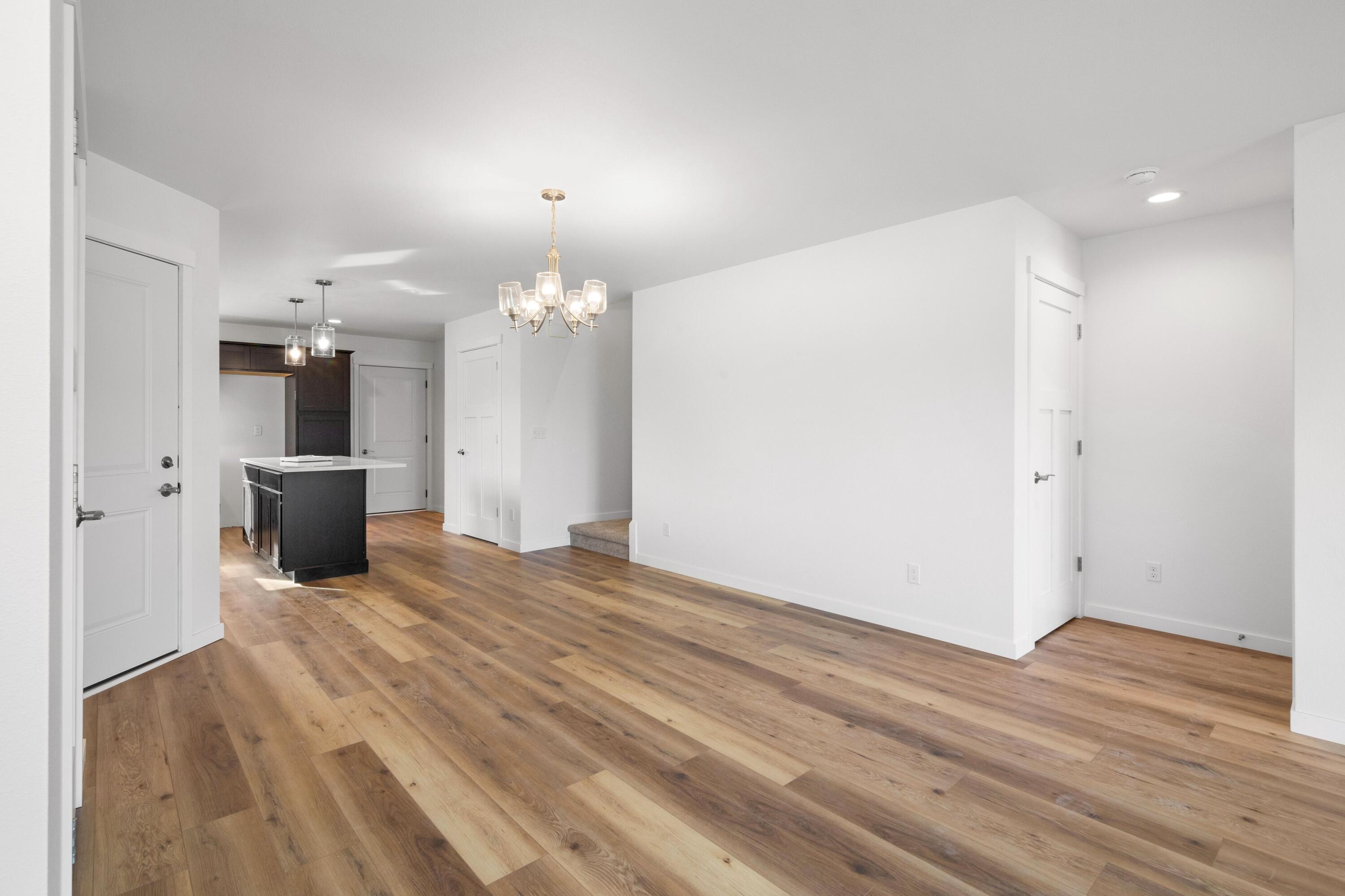 1200 Sween Drive, Unit 4 Holmen, WI 54636 - Photo 3 of 40 13 DINING