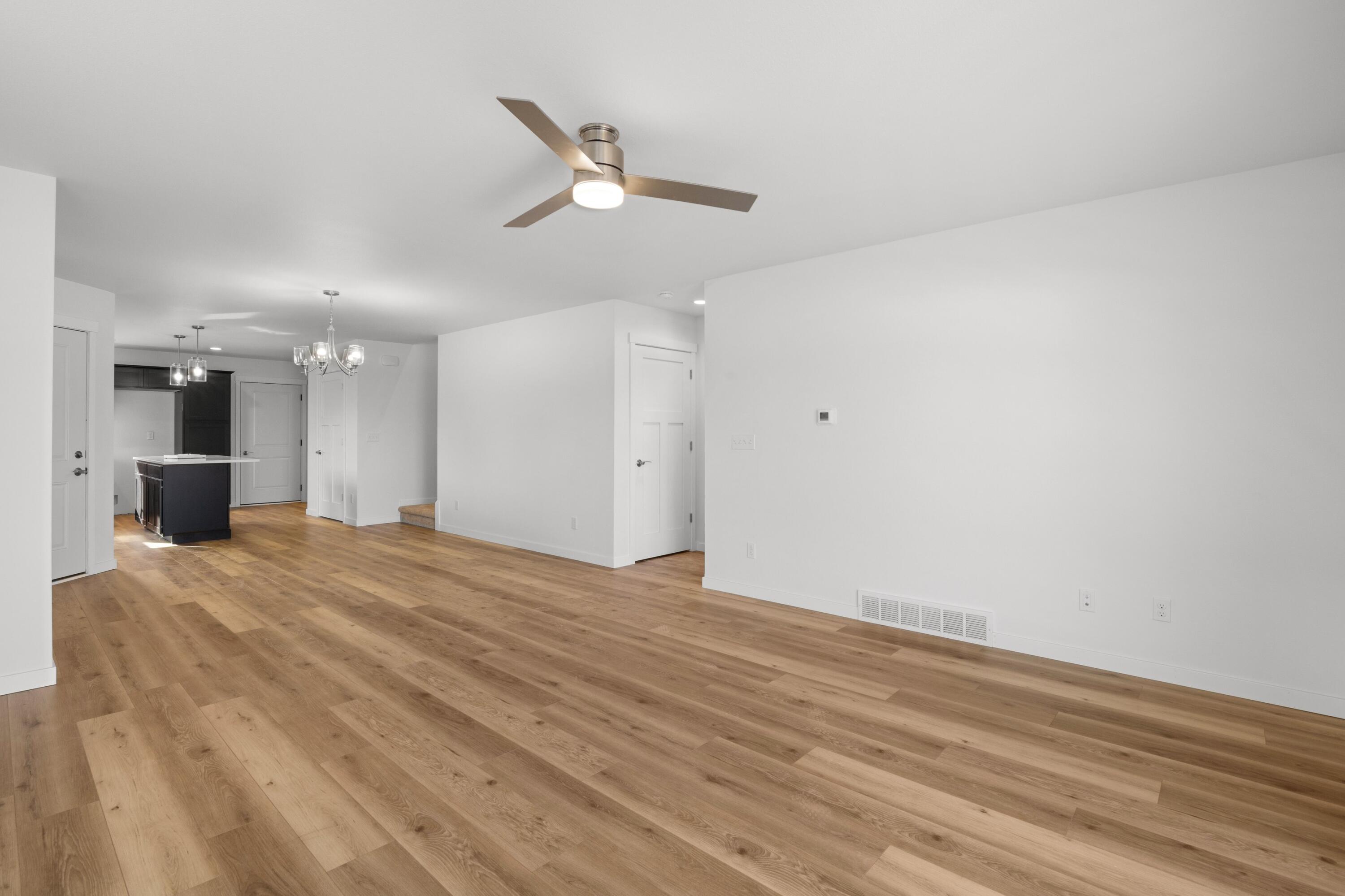 1200 Sween Drive, Unit 4 Holmen, WI 54636 - Photo 6 of 40 15 LIVING ROOM