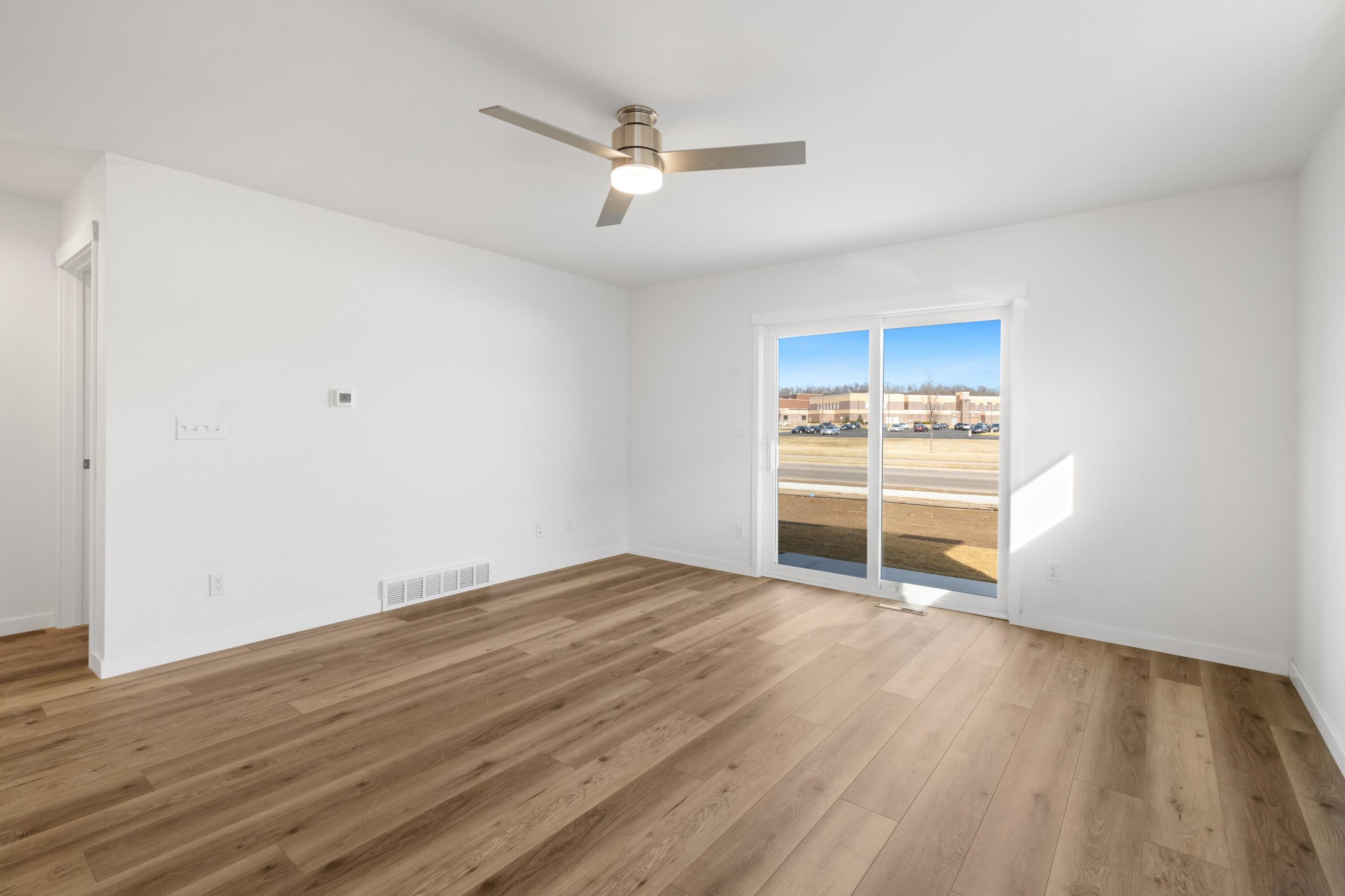 1200 Sween Drive, Unit 4 Holmen, WI 54636 - Photo 7 of 40 16 LIVING ROOM