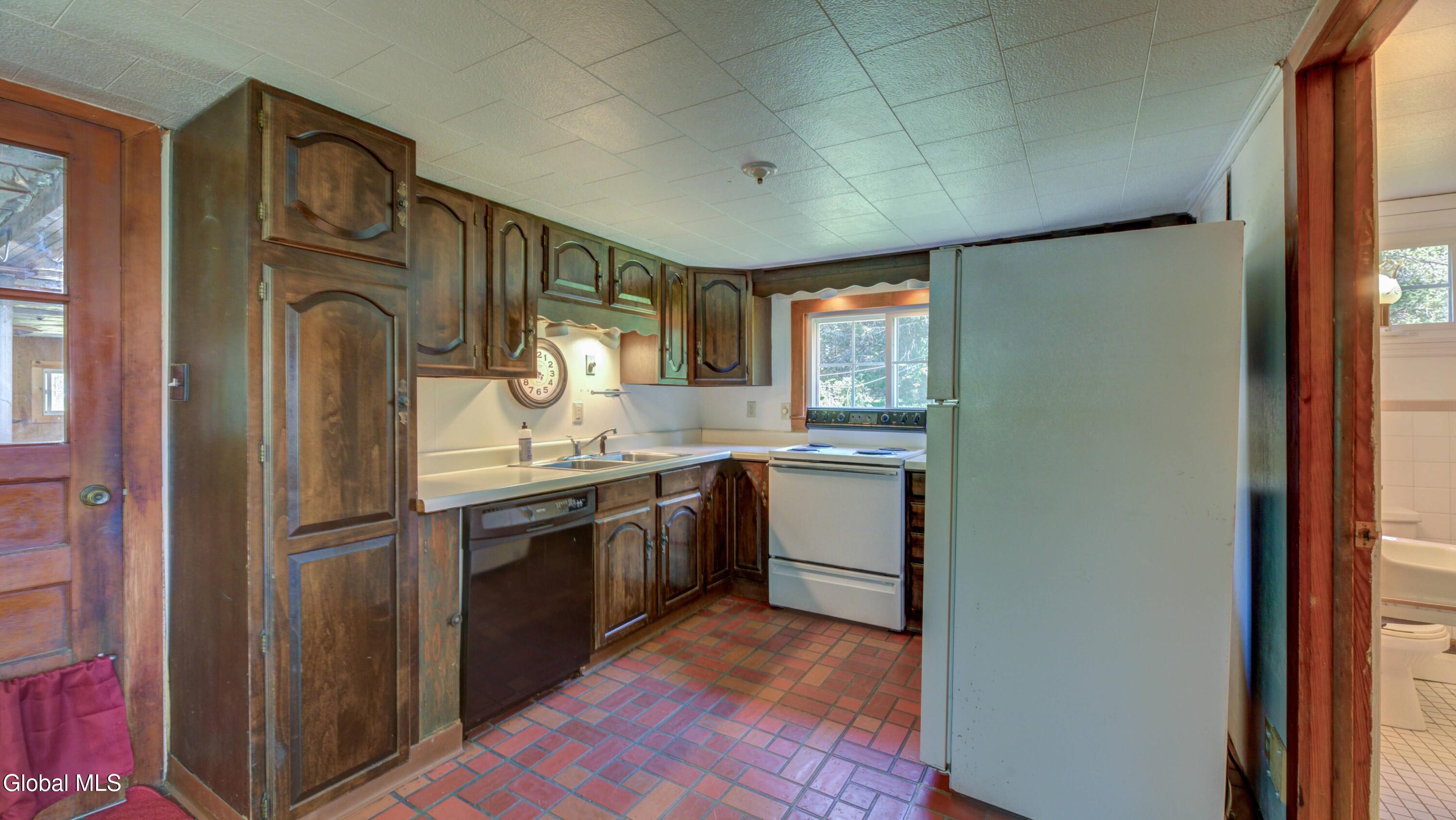 124 Lily Lake Road Gloversville, NY 12078 - Photo 7 of 68 124 Lily Lake Rd-51