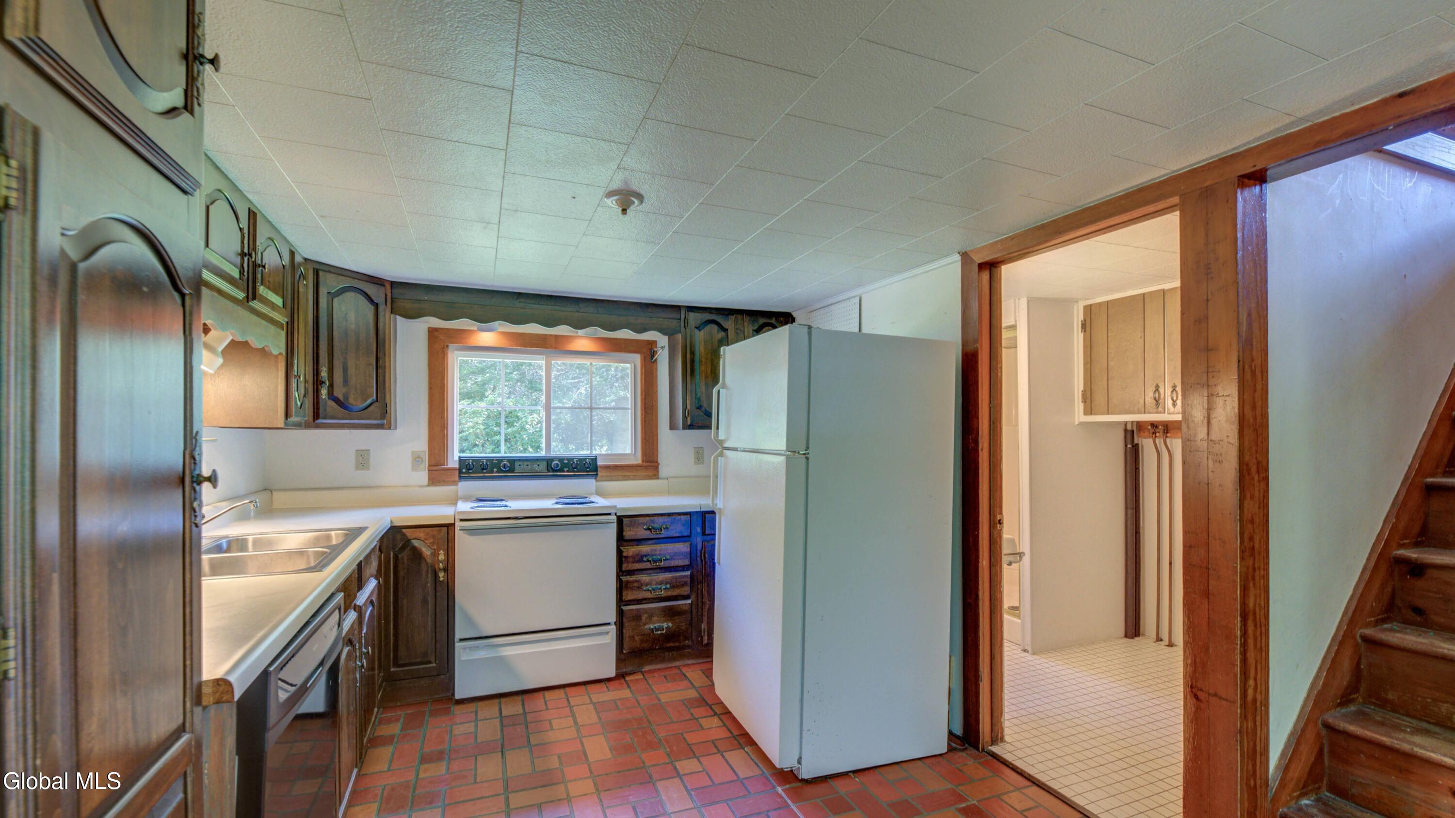 124 Lily Lake Road Gloversville, NY 12078 - Photo 8 of 68 124 Lily Lake Rd-55